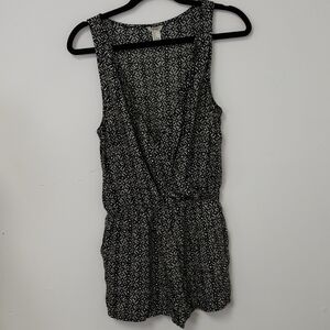 FOREVER 21 Romper Black & White Sleeveless Wrap VG